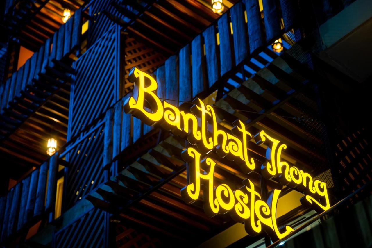 Banthat Thong Hostel Bangkok Kültér fotó